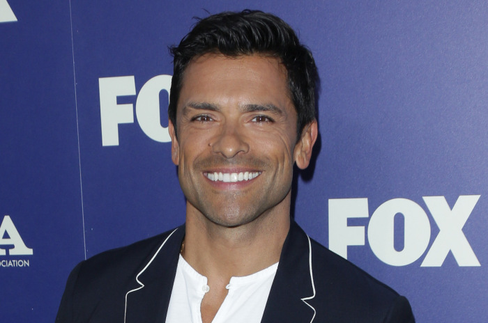 42.mark-consuelos-cast-riverdale-ve.jpg